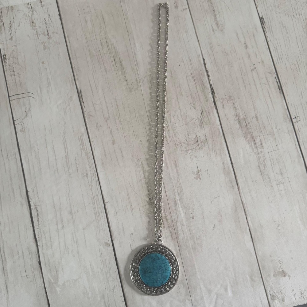 Vintage Silver Tone Round Pendant Necklace with Faux Turquoise Stone 14" - Picture 6 of 6